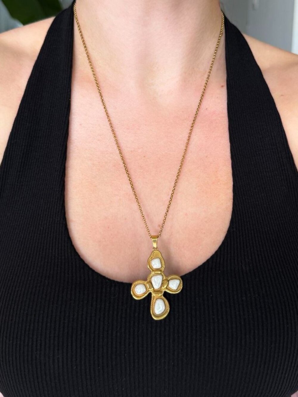 SKU:0666 Gold necklace white stone pendant cross + gold chain Size: adjustable